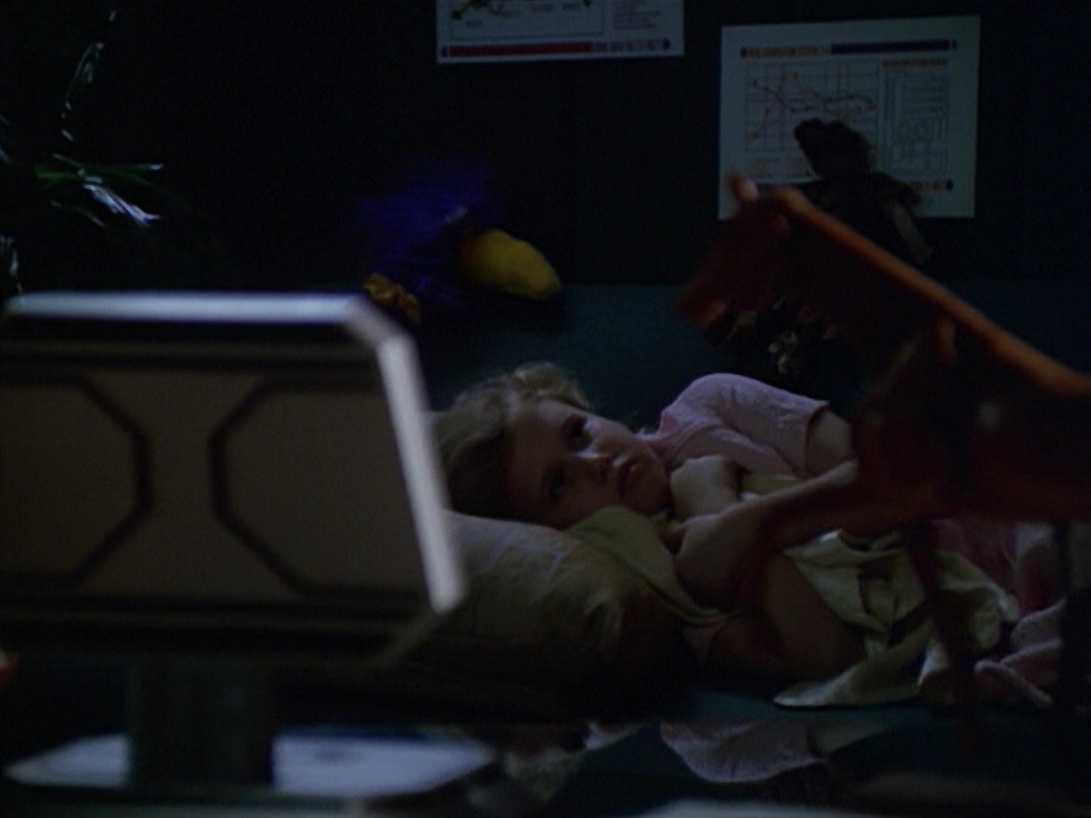 ariane179254_StarTrekVoyager_5x15_5x16_DarkFrontier_5823.jpg