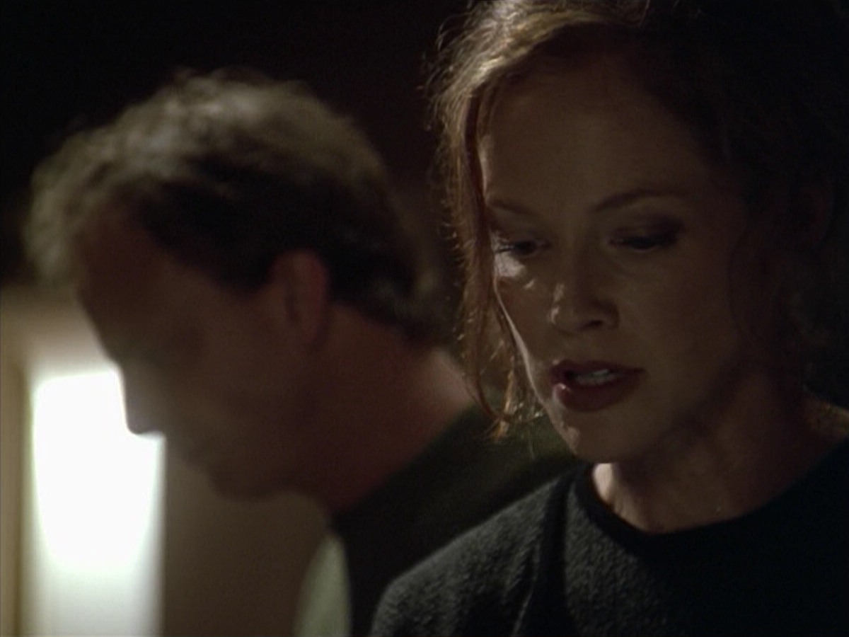 ariane179254_StarTrekVoyager_5x15_5x16_DarkFrontier_5863.jpg