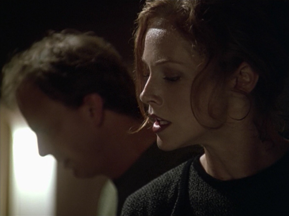 ariane179254_StarTrekVoyager_5x15_5x16_DarkFrontier_5866.jpg
