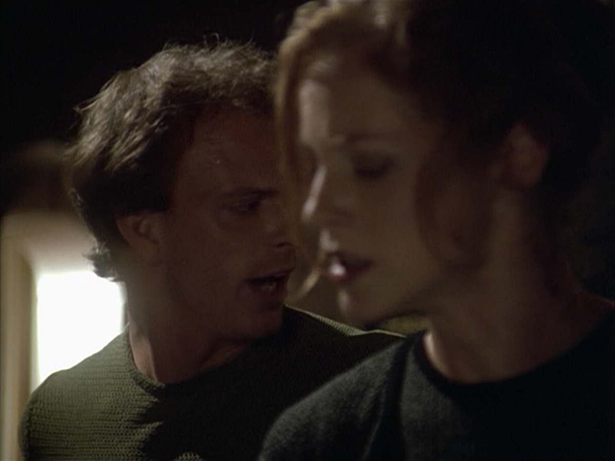 ariane179254_StarTrekVoyager_5x15_5x16_DarkFrontier_5871.jpg