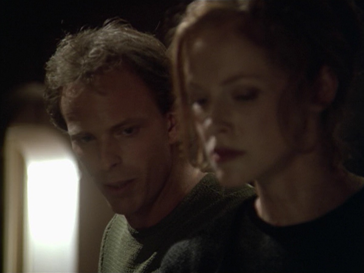 ariane179254_StarTrekVoyager_5x15_5x16_DarkFrontier_5876.jpg