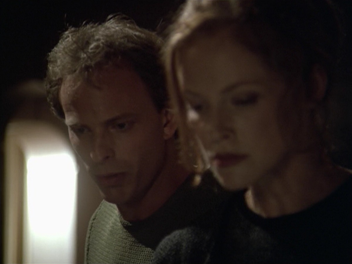 ariane179254_StarTrekVoyager_5x15_5x16_DarkFrontier_5879.jpg