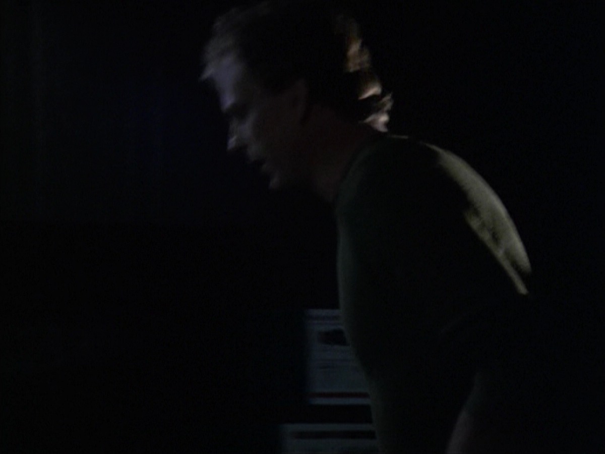 ariane179254_StarTrekVoyager_5x15_5x16_DarkFrontier_5889.jpg
