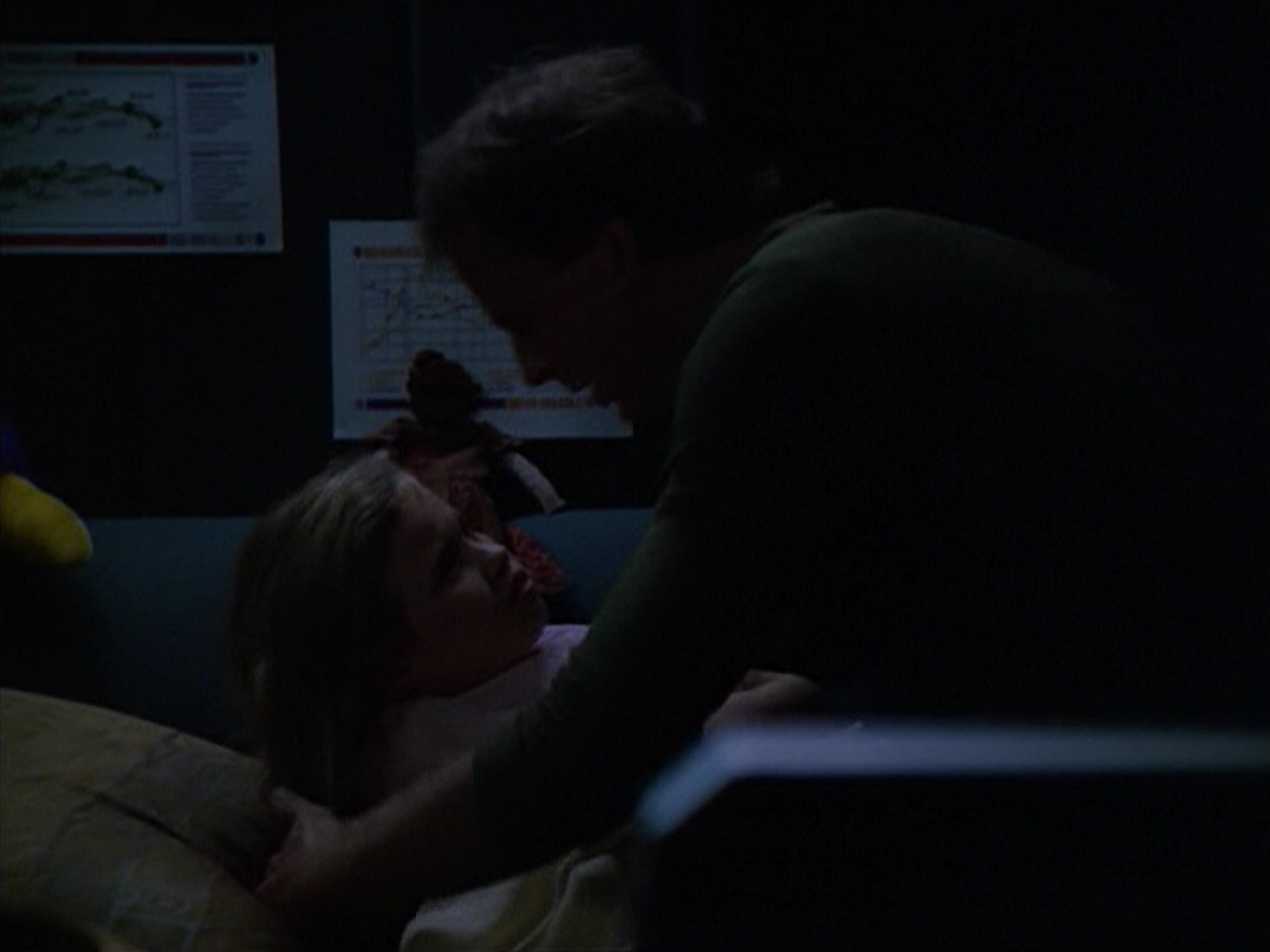 ariane179254_StarTrekVoyager_5x15_5x16_DarkFrontier_5898.jpg