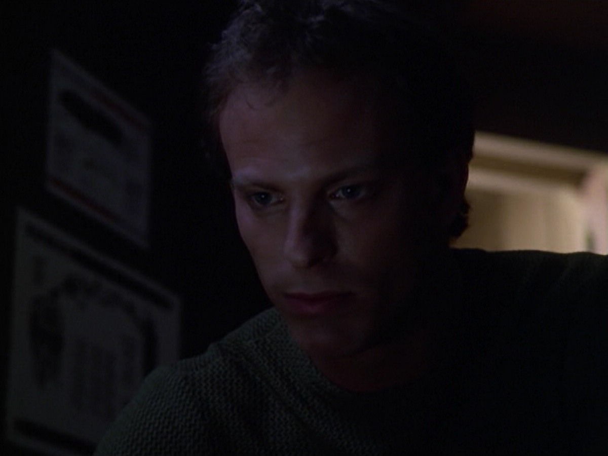 ariane179254_StarTrekVoyager_5x15_5x16_DarkFrontier_5907.jpg