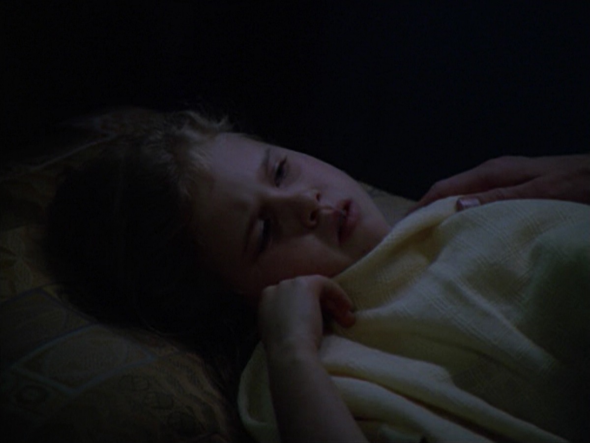 ariane179254_StarTrekVoyager_5x15_5x16_DarkFrontier_5909.jpg