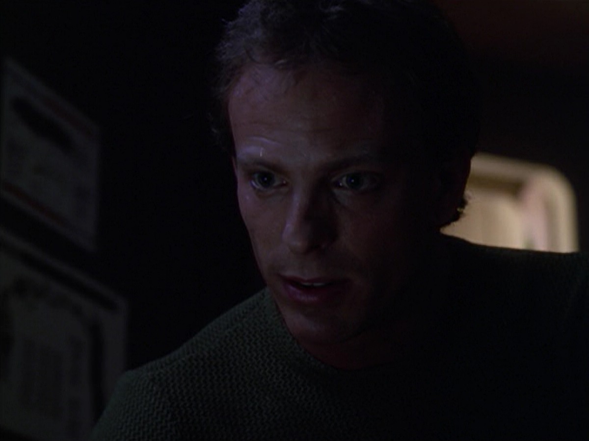 ariane179254_StarTrekVoyager_5x15_5x16_DarkFrontier_5913.jpg