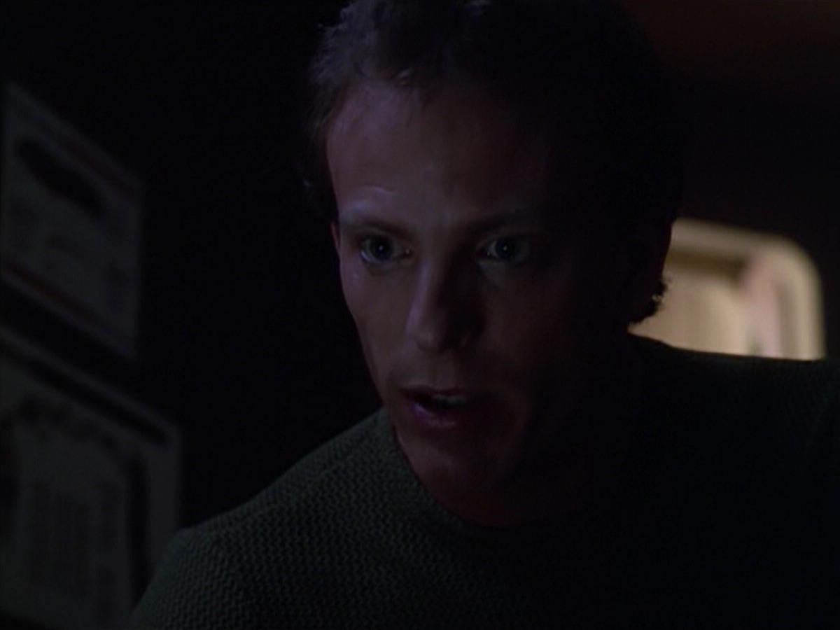 ariane179254_StarTrekVoyager_5x15_5x16_DarkFrontier_5914.jpg
