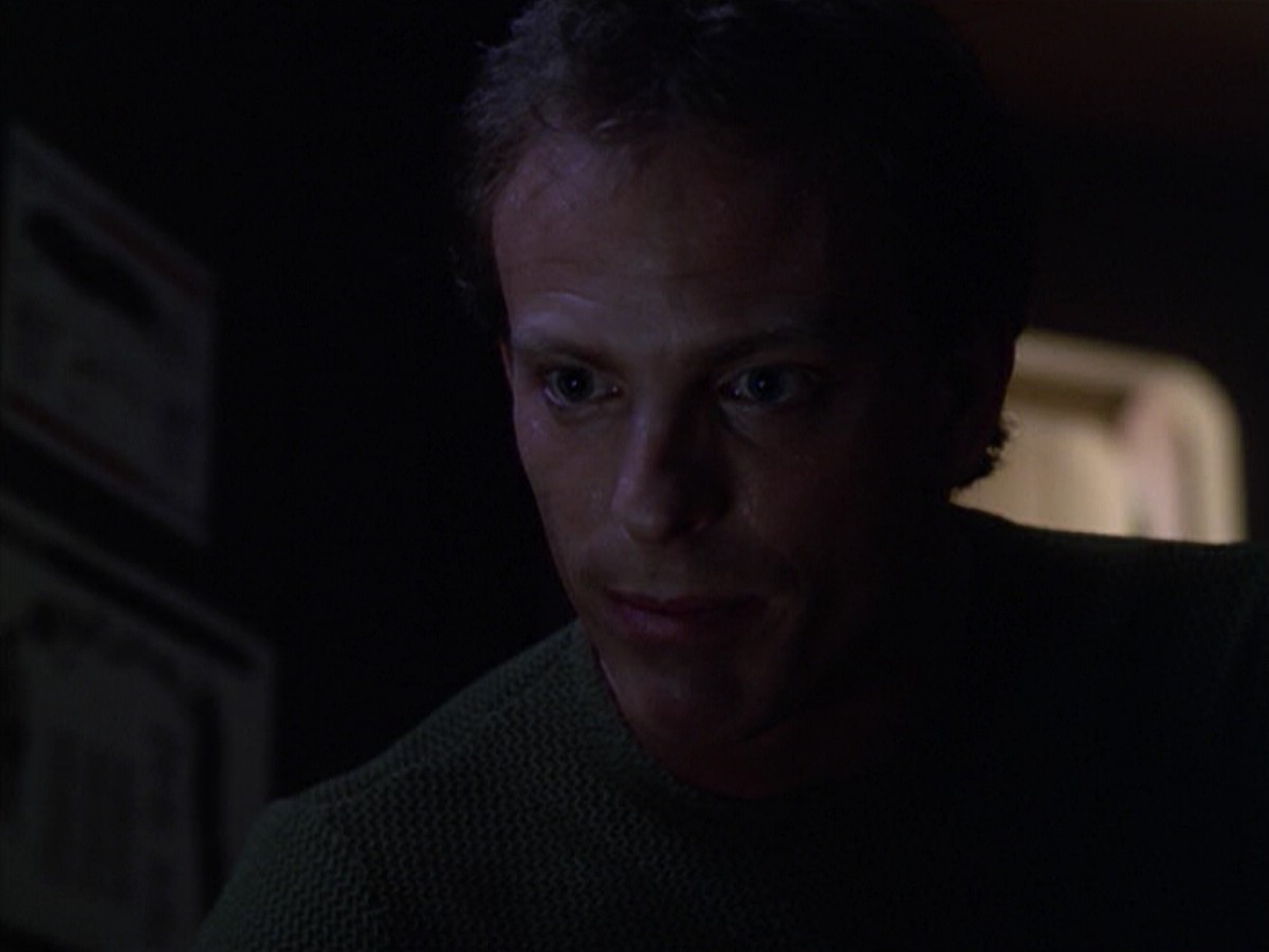 ariane179254_StarTrekVoyager_5x15_5x16_DarkFrontier_5915.jpg
