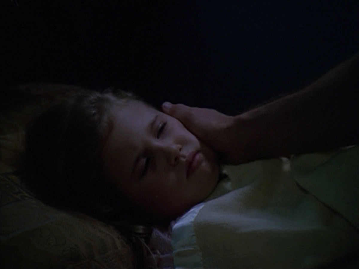 ariane179254_StarTrekVoyager_5x15_5x16_DarkFrontier_5933.jpg