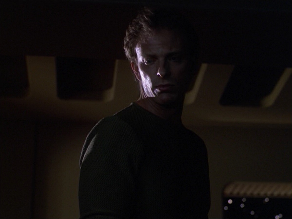 ariane179254_StarTrekVoyager_5x15_5x16_DarkFrontier_5942.jpg