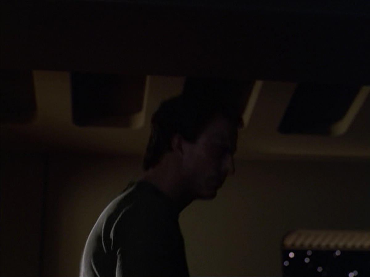ariane179254_StarTrekVoyager_5x15_5x16_DarkFrontier_5947.jpg