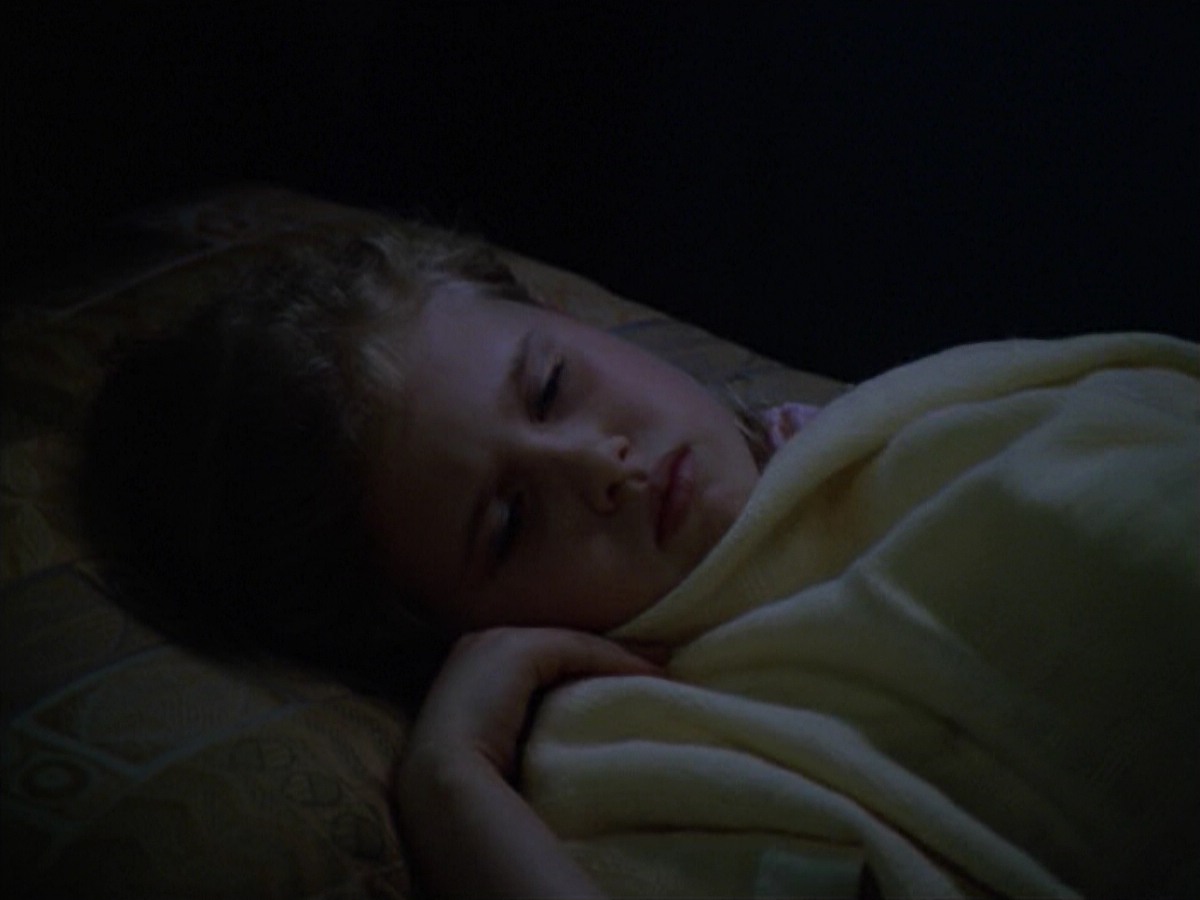 ariane179254_StarTrekVoyager_5x15_5x16_DarkFrontier_5951.jpg