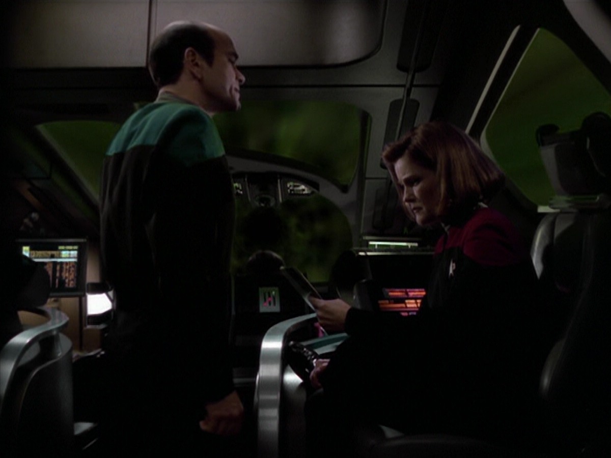 ariane179254_StarTrekVoyager_5x15_5x16_DarkFrontier_5972.jpg