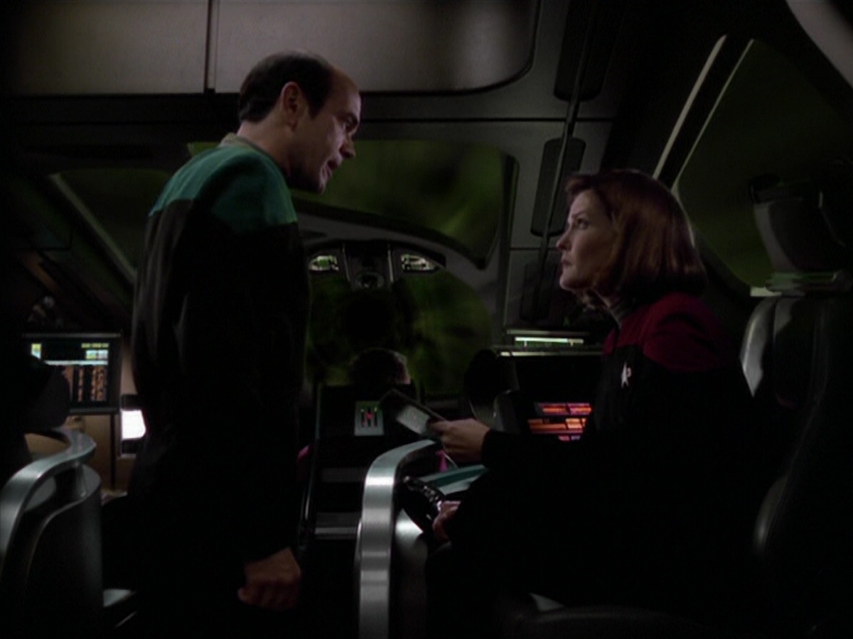 ariane179254_StarTrekVoyager_5x15_5x16_DarkFrontier_5974.jpg