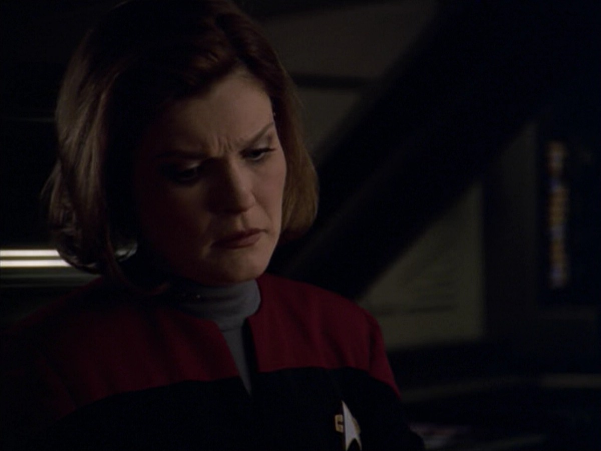 ariane179254_StarTrekVoyager_5x15_5x16_DarkFrontier_5985.jpg