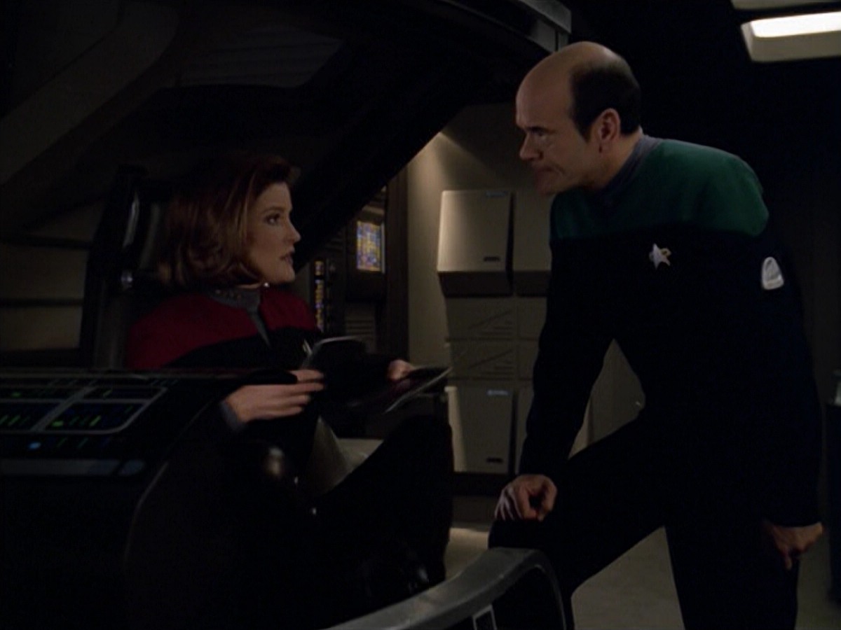 ariane179254_StarTrekVoyager_5x15_5x16_DarkFrontier_6000.jpg