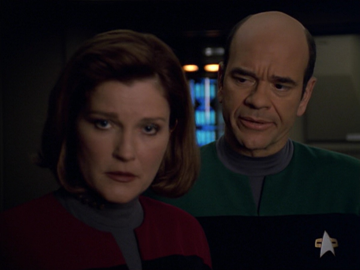 ariane179254_StarTrekVoyager_5x15_5x16_DarkFrontier_6023.jpg