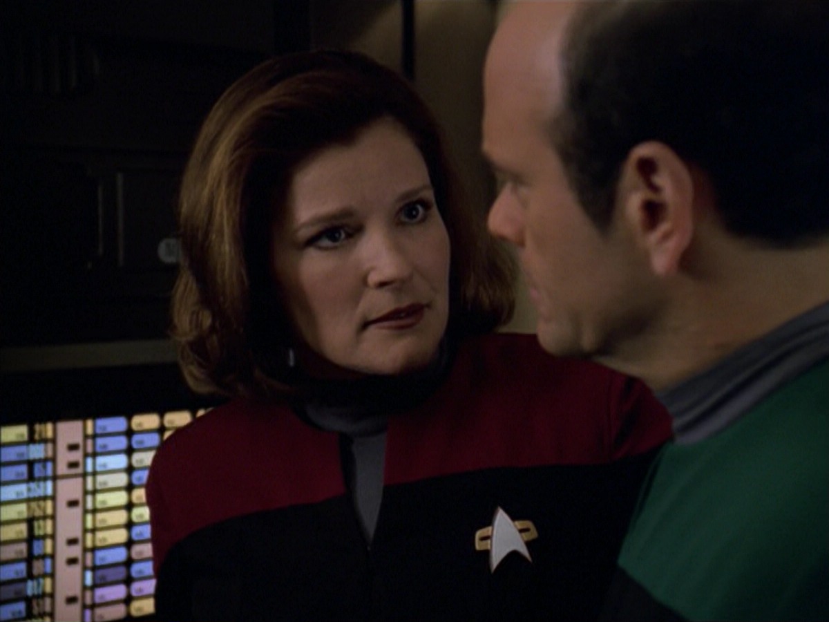 ariane179254_StarTrekVoyager_5x15_5x16_DarkFrontier_6051.jpg
