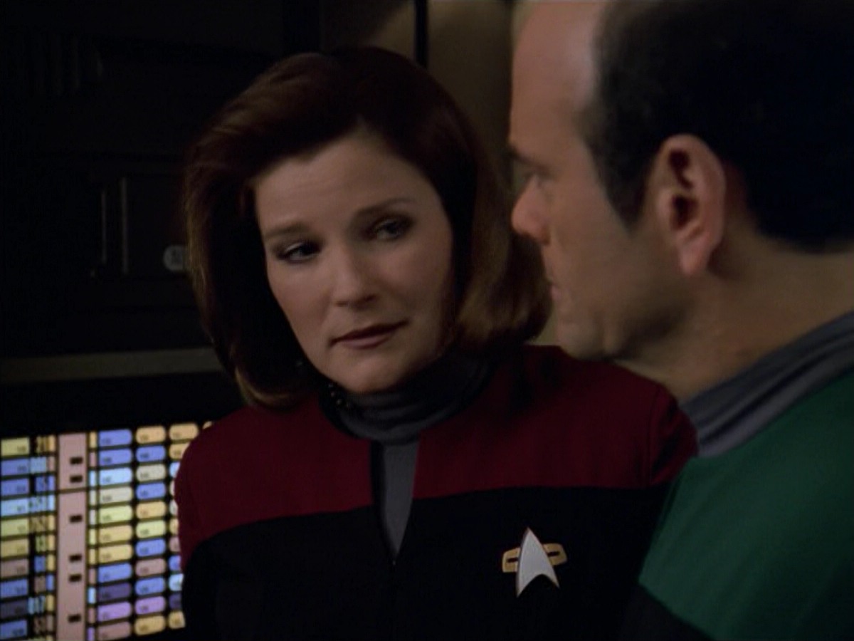 ariane179254_StarTrekVoyager_5x15_5x16_DarkFrontier_6052.jpg