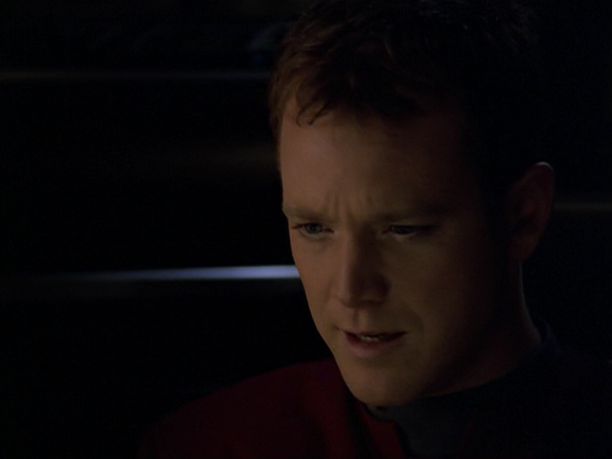 ariane179254_StarTrekVoyager_5x15_5x16_DarkFrontier_6060.jpg