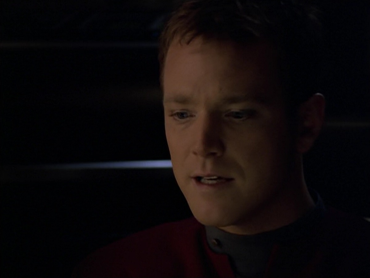 ariane179254_StarTrekVoyager_5x15_5x16_DarkFrontier_6061.jpg
