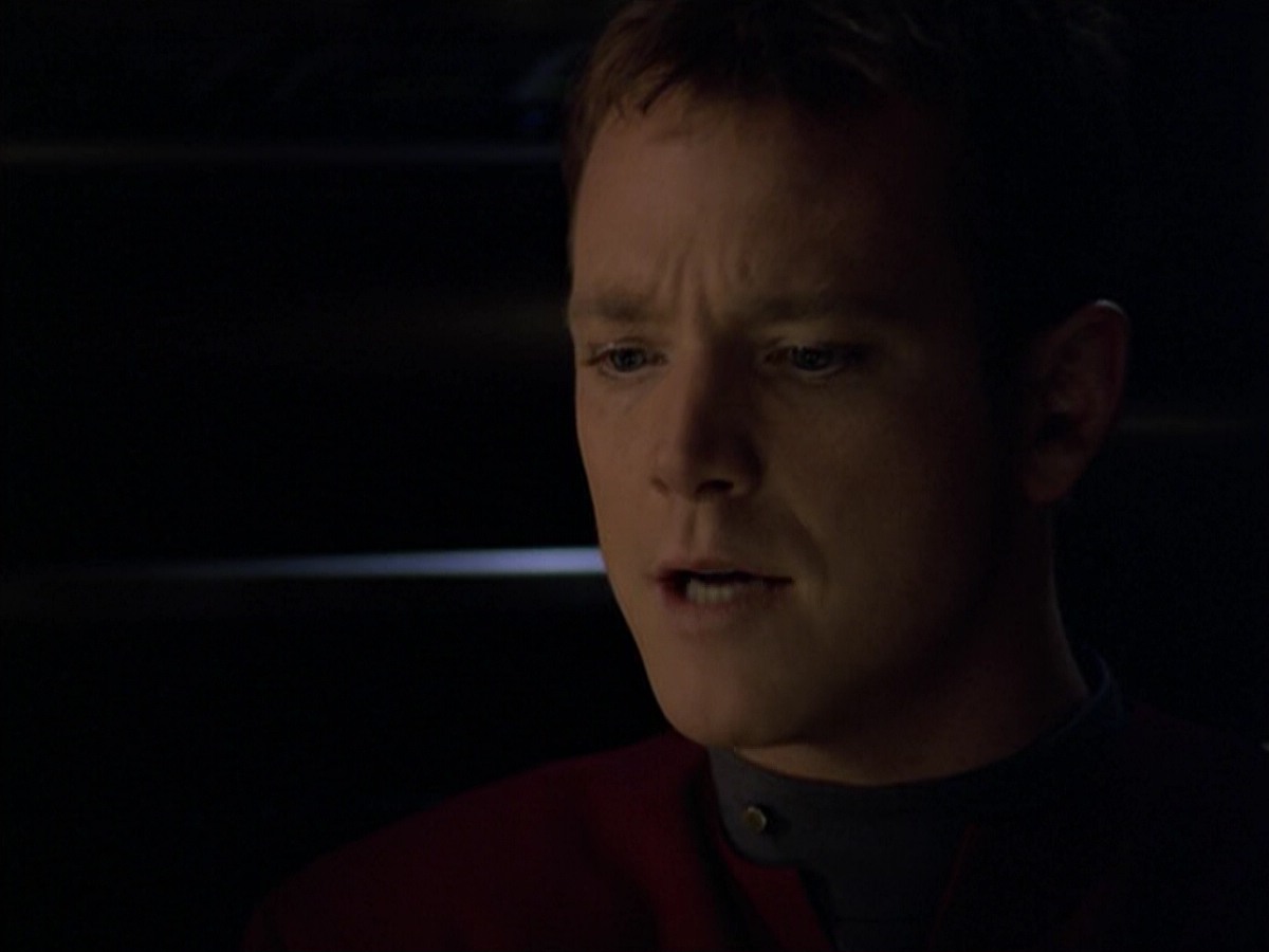 ariane179254_StarTrekVoyager_5x15_5x16_DarkFrontier_6063.jpg
