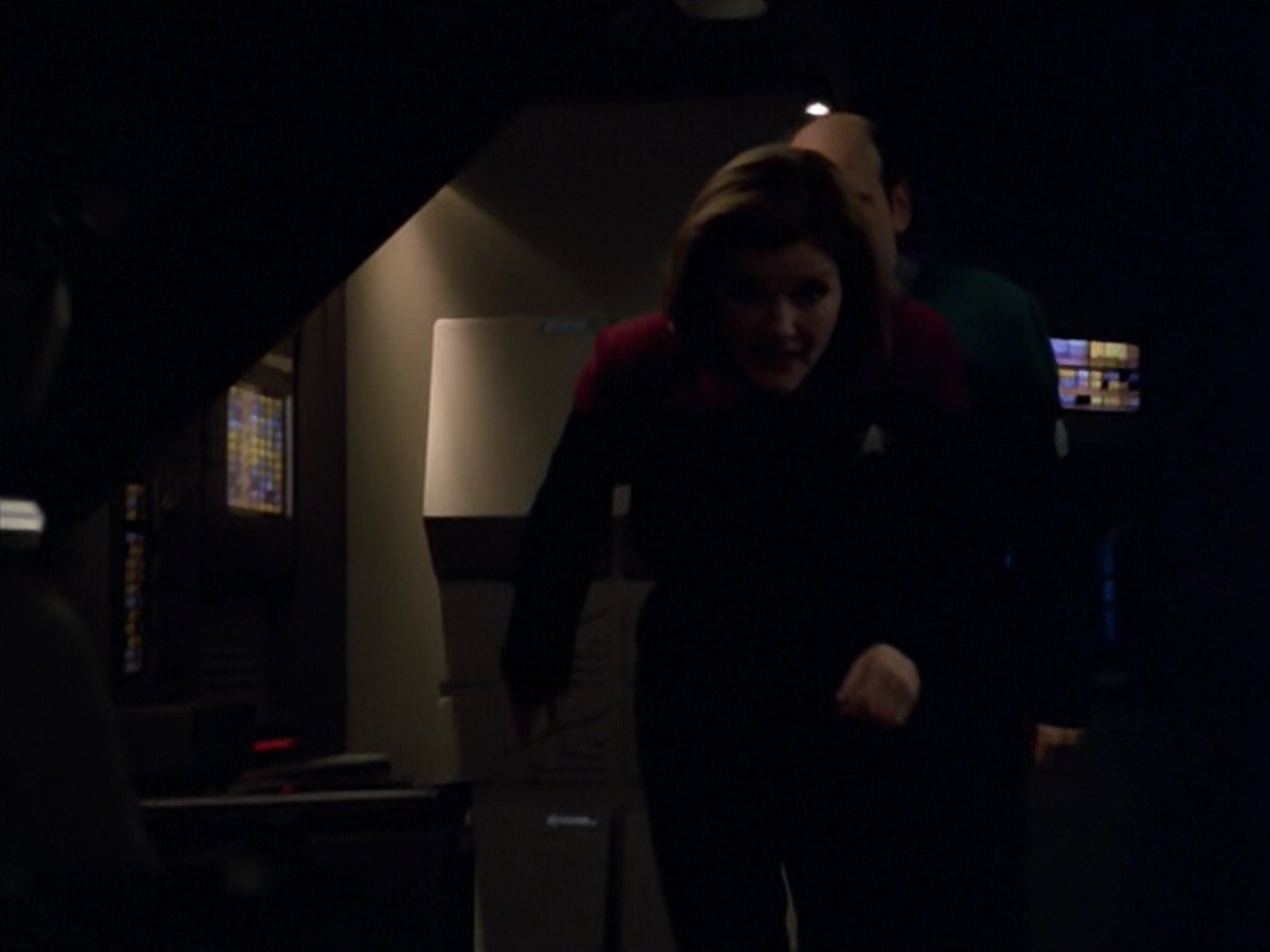 ariane179254_StarTrekVoyager_5x15_5x16_DarkFrontier_6068.jpg