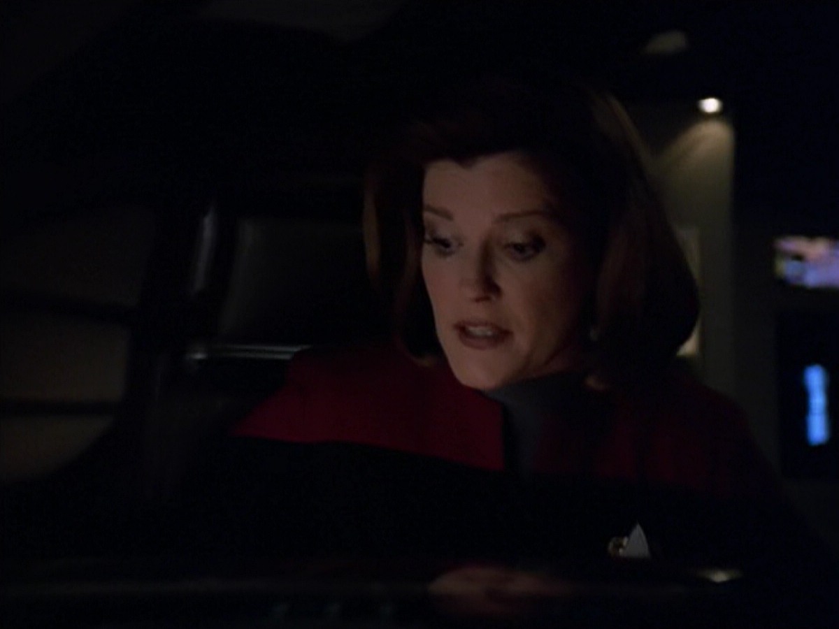 ariane179254_StarTrekVoyager_5x15_5x16_DarkFrontier_6072.jpg