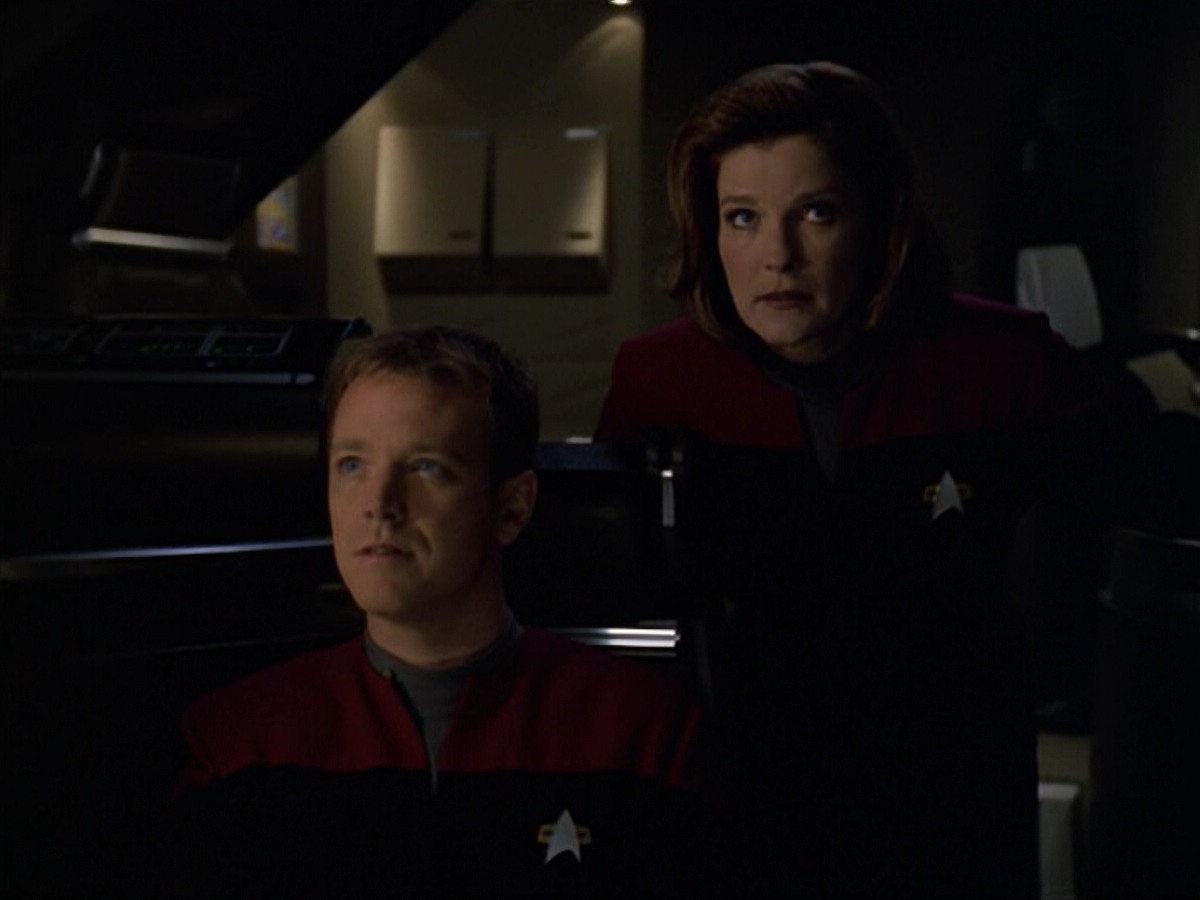 ariane179254_StarTrekVoyager_5x15_5x16_DarkFrontier_6091.jpg