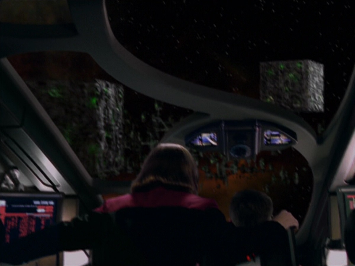 ariane179254_StarTrekVoyager_5x15_5x16_DarkFrontier_6104.jpg