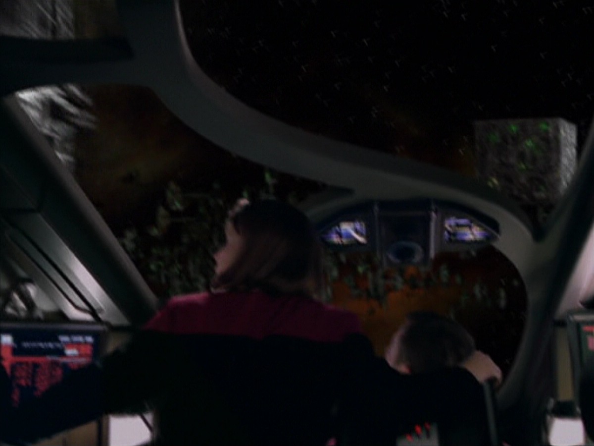 ariane179254_StarTrekVoyager_5x15_5x16_DarkFrontier_6105.jpg