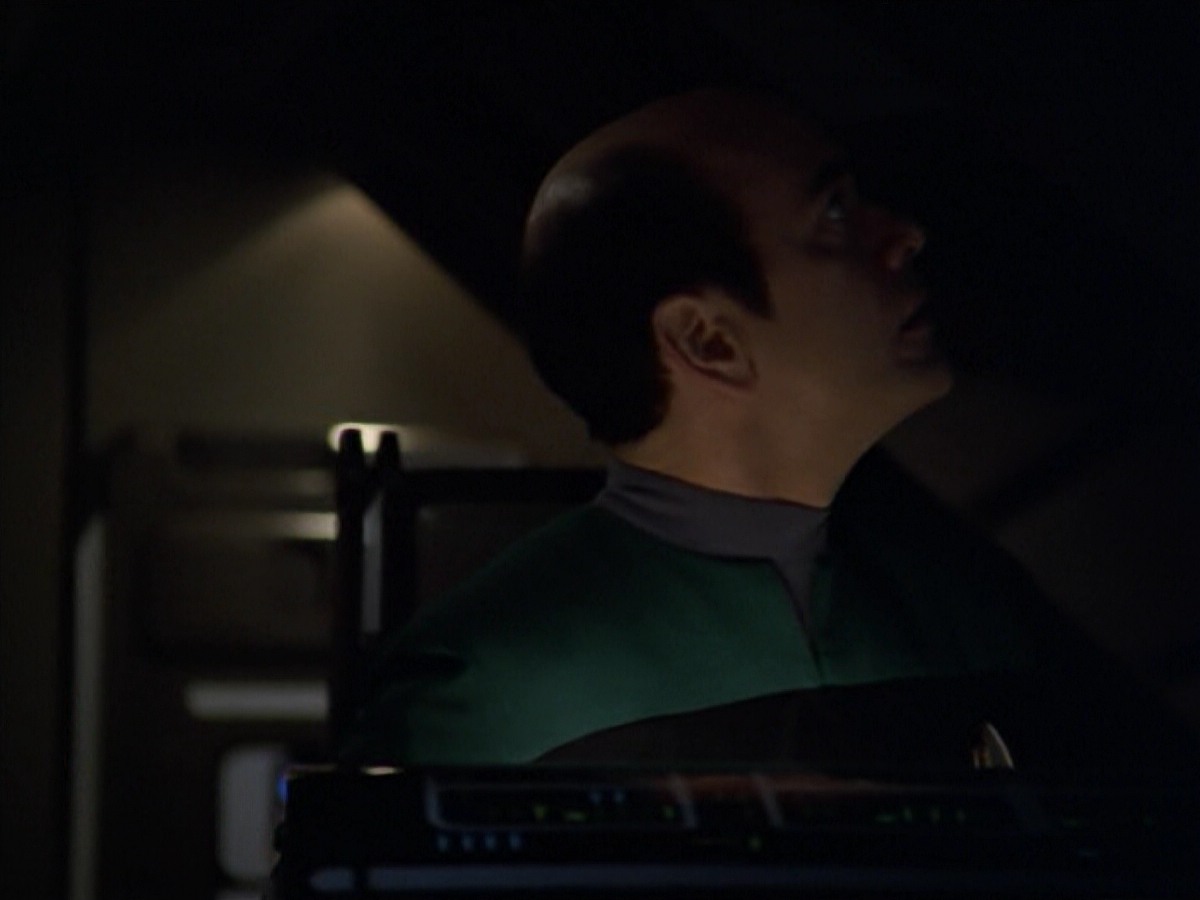 ariane179254_StarTrekVoyager_5x15_5x16_DarkFrontier_6106.jpg
