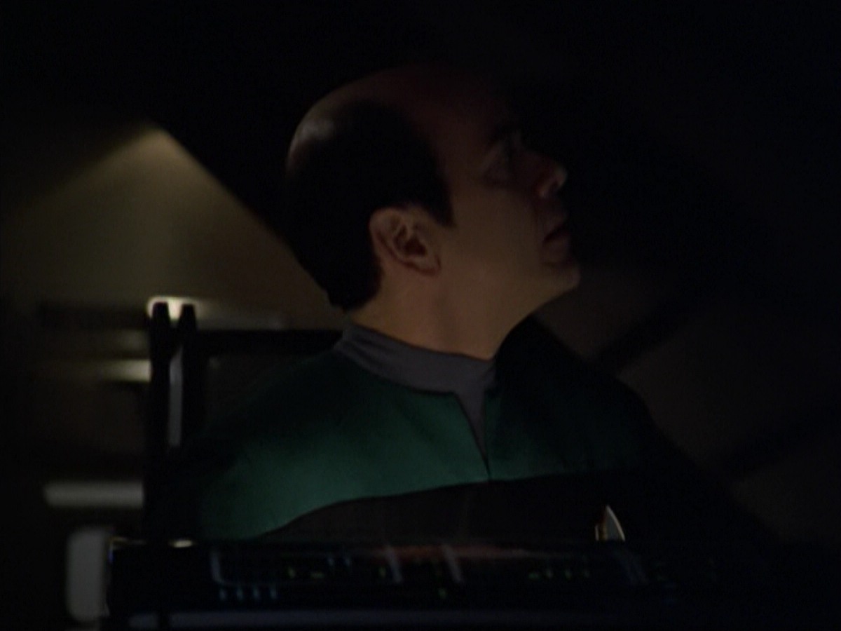 ariane179254_StarTrekVoyager_5x15_5x16_DarkFrontier_6107.jpg