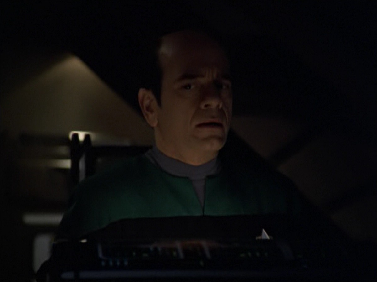 ariane179254_StarTrekVoyager_5x15_5x16_DarkFrontier_6108.jpg