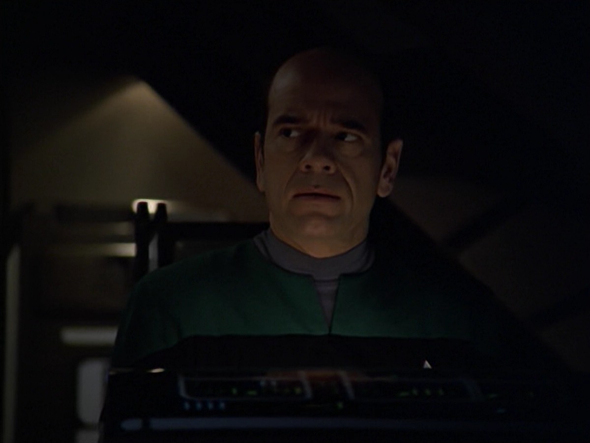 ariane179254_StarTrekVoyager_5x15_5x16_DarkFrontier_6109.jpg