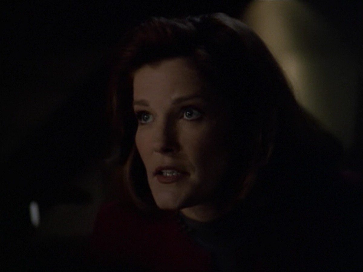 ariane179254_StarTrekVoyager_5x15_5x16_DarkFrontier_6114.jpg