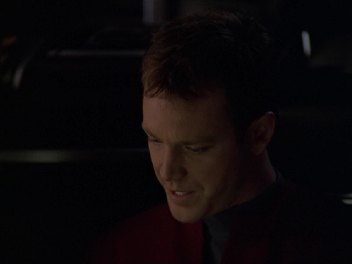 ariane179254_StarTrekVoyager_5x15_5x16_DarkFrontier_6117.jpg