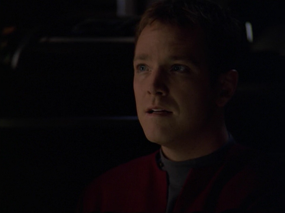 ariane179254_StarTrekVoyager_5x15_5x16_DarkFrontier_6121.jpg