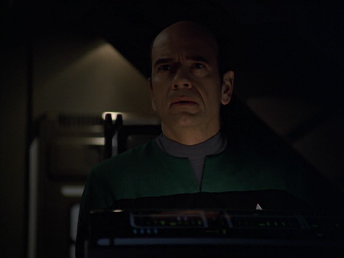 ariane179254_StarTrekVoyager_5x15_5x16_DarkFrontier_6124.jpg