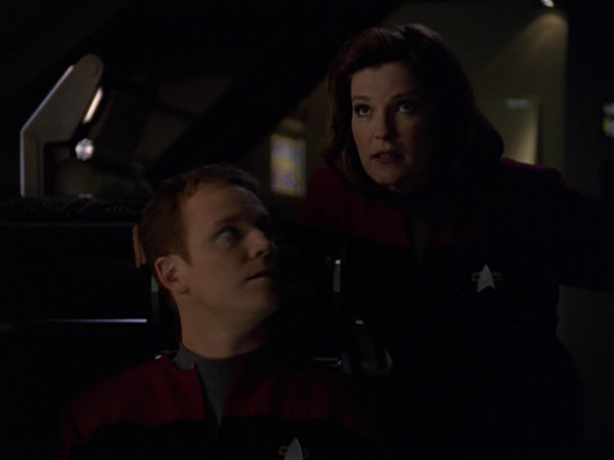 ariane179254_StarTrekVoyager_5x15_5x16_DarkFrontier_6125.jpg