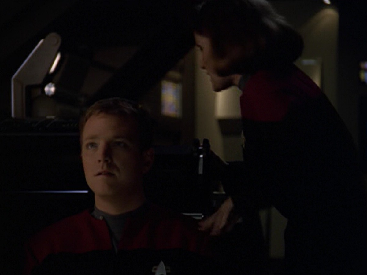 ariane179254_StarTrekVoyager_5x15_5x16_DarkFrontier_6127.jpg