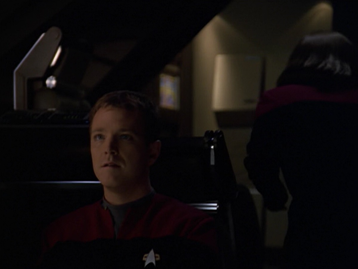 ariane179254_StarTrekVoyager_5x15_5x16_DarkFrontier_6128.jpg