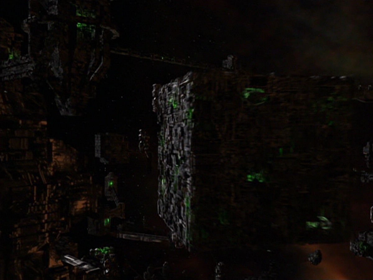 ariane179254_StarTrekVoyager_5x15_5x16_DarkFrontier_6135.jpg
