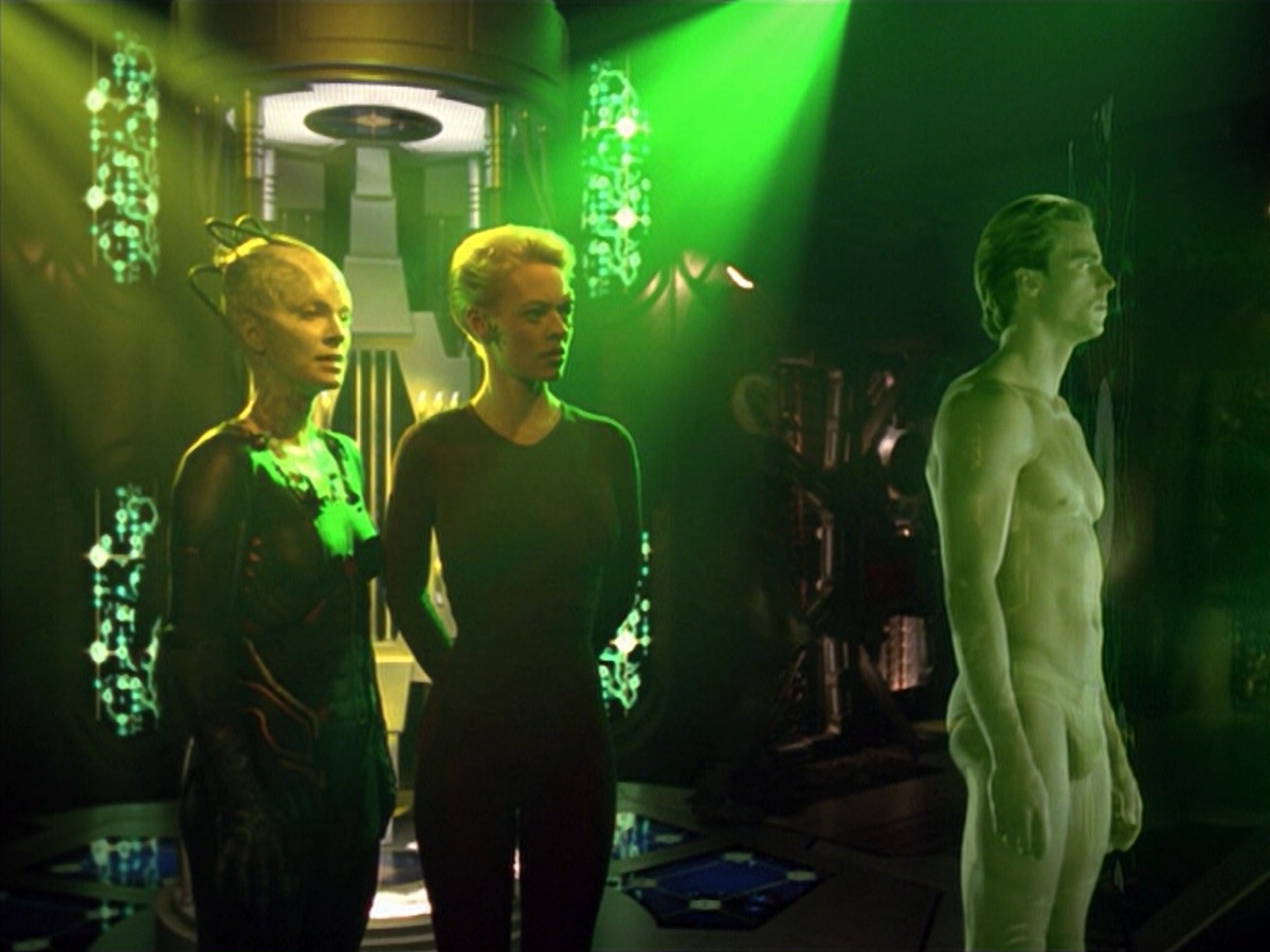 ariane179254_StarTrekVoyager_5x15_5x16_DarkFrontier_6193.jpg