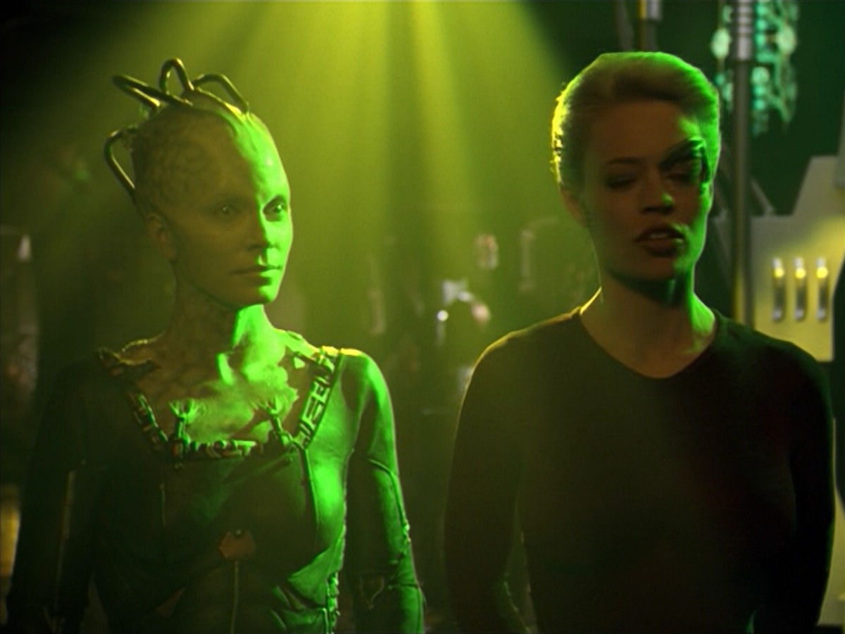 ariane179254_StarTrekVoyager_5x15_5x16_DarkFrontier_6213.jpg