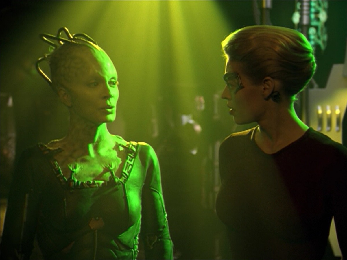 ariane179254_StarTrekVoyager_5x15_5x16_DarkFrontier_6216.jpg