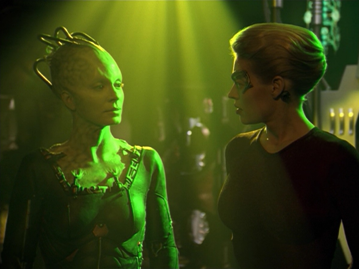 ariane179254_StarTrekVoyager_5x15_5x16_DarkFrontier_6224.jpg