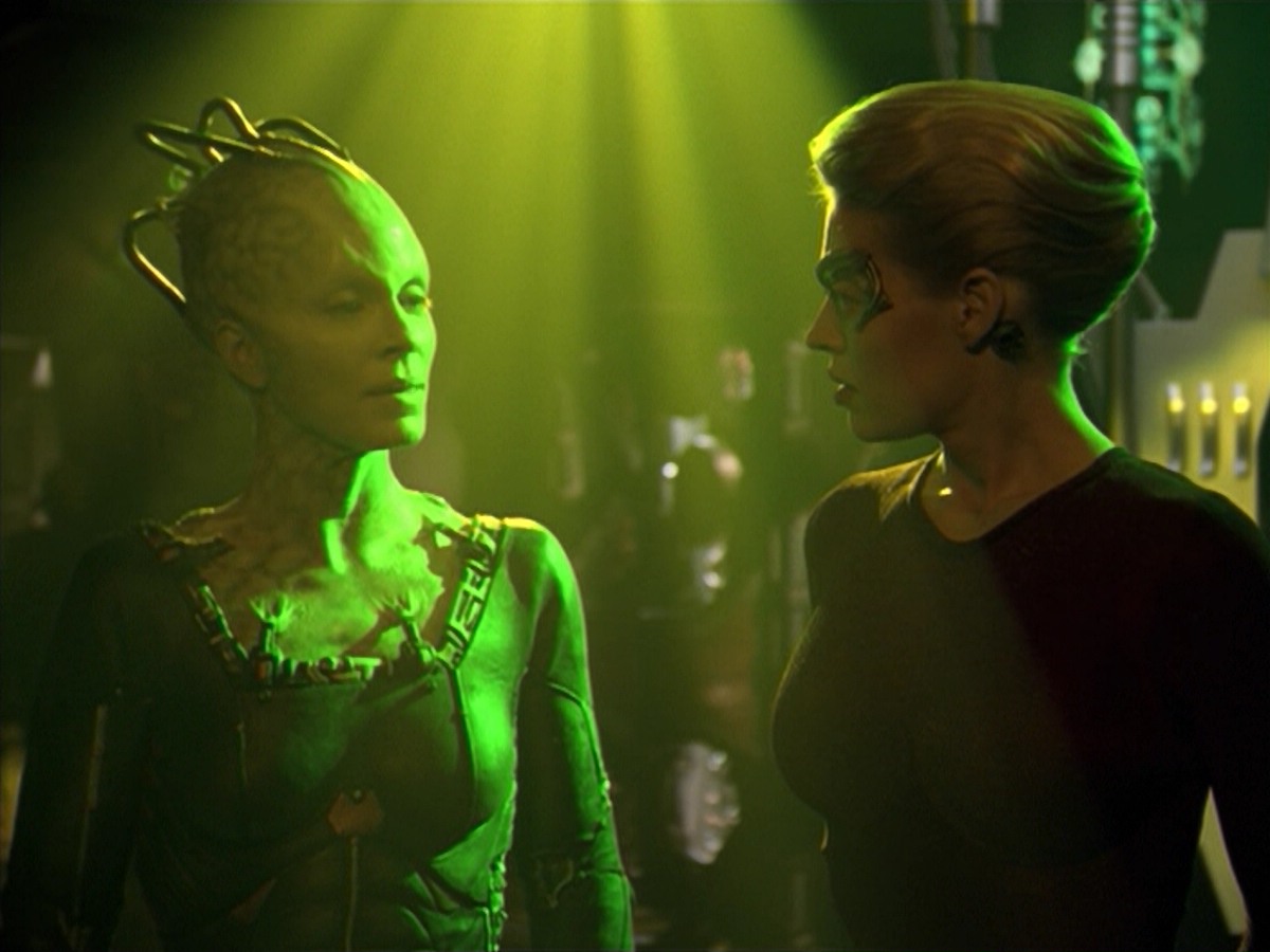 ariane179254_StarTrekVoyager_5x15_5x16_DarkFrontier_6225.jpg
