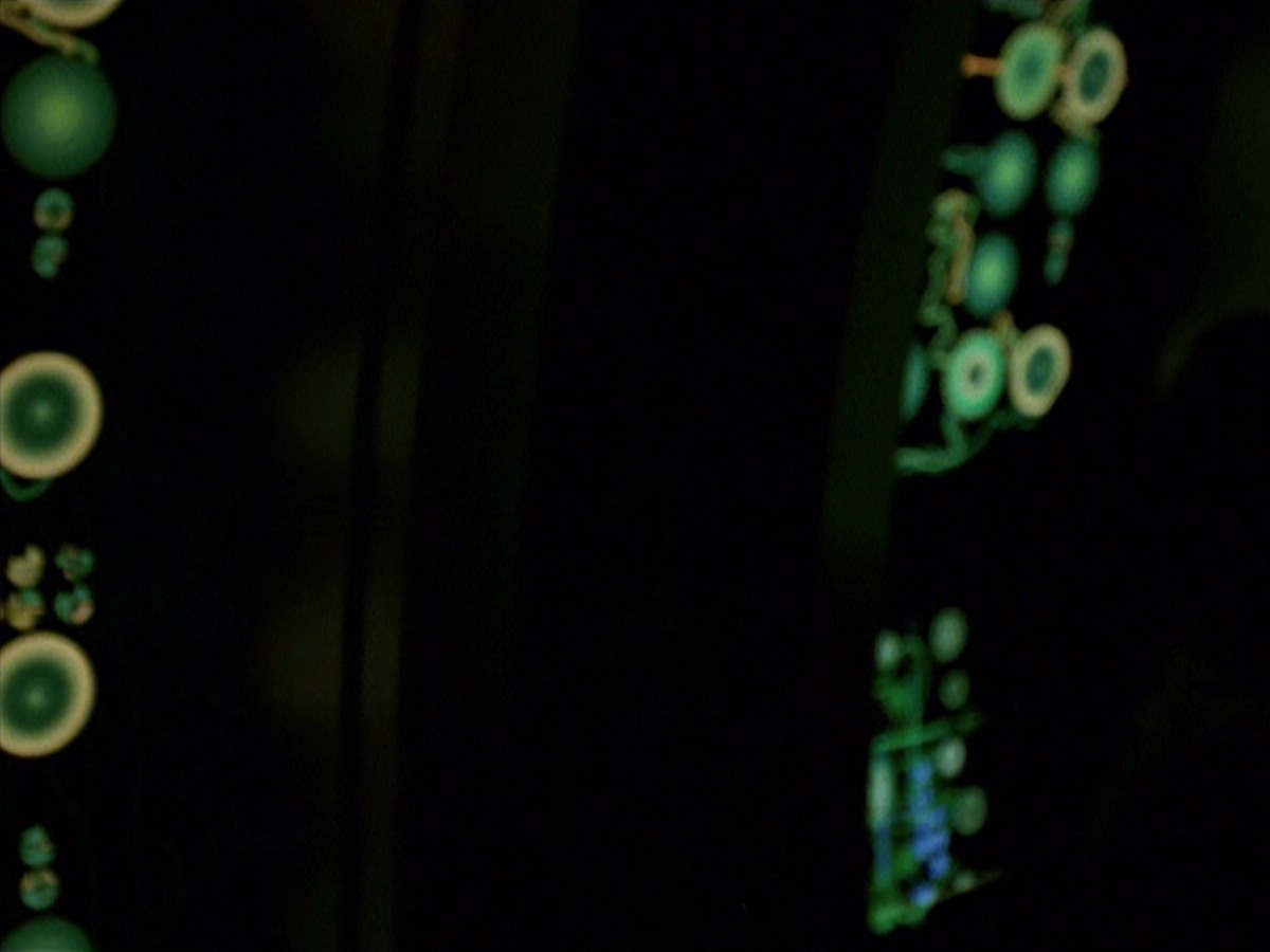 ariane179254_StarTrekVoyager_5x15_5x16_DarkFrontier_6244.jpg